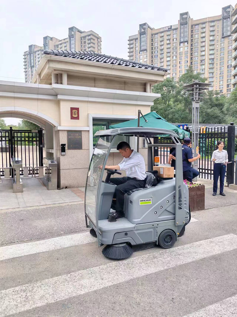 物业扫地车,小型扫地车,驾驶式扫地车